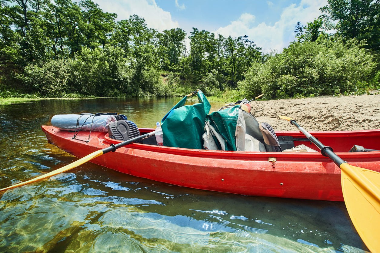 Comparing Waterproof Duffel Bags and Roll Top Dry Bags: Which is Right for Your Outdoor Needs? - Malo'o Racks