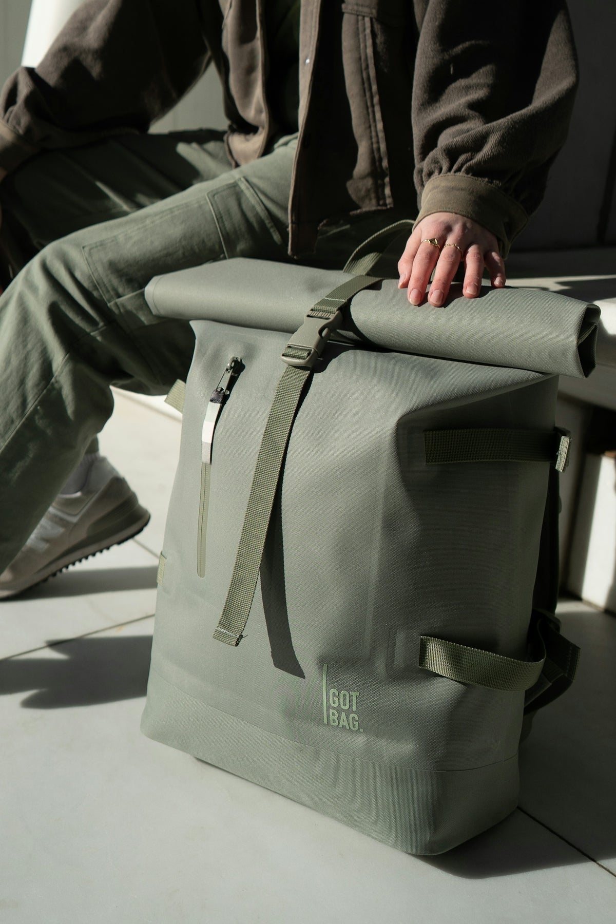 How the Roll Top Design Enhances Waterproof Dry Bag Performance - Malo'o Racks