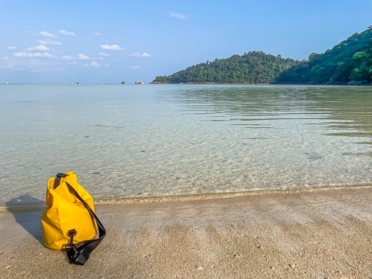Top 10 Best Dry Bags for the Ultimate Beach Day Experience - Malo'o Racks