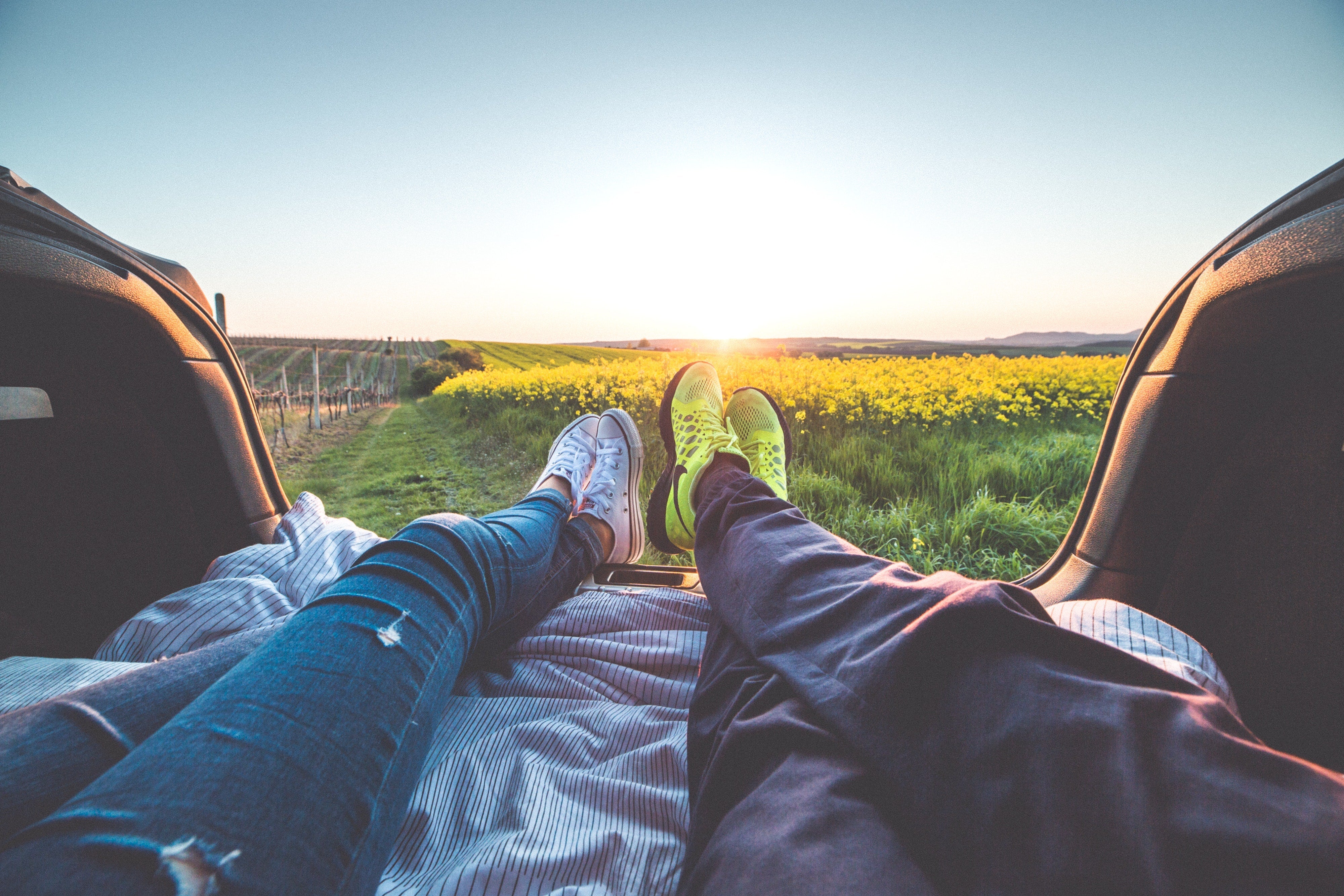 Top 10 Things You Need for Car Camping - Malo'o Racks