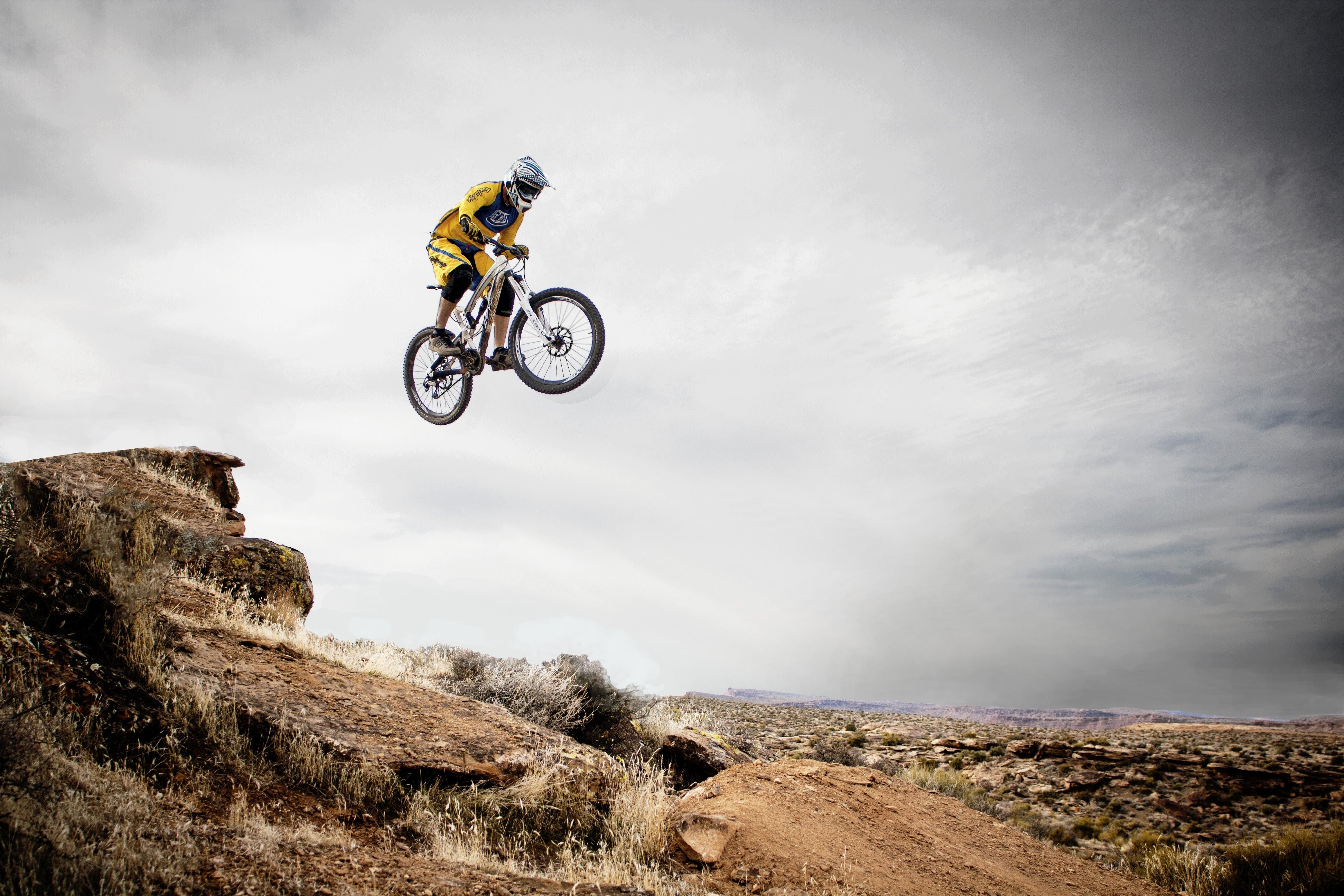 Which is the Most Popular Outdoor Adventure Activities for Recreation? - Malo'o Racks