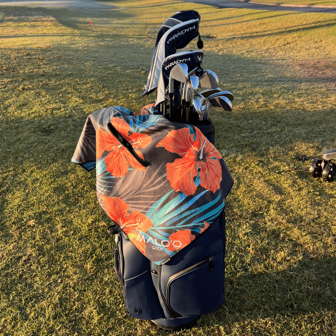 Island Birdies Golf Set (Towel, Divot Tool, Ball Marker & Hat Clip) - Malo'o Racks